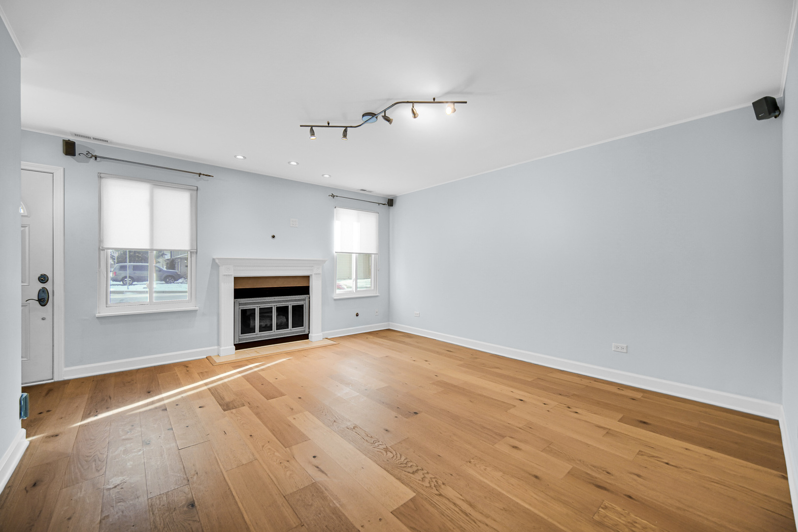 6318 Prideham Street Downers Grove, IL 60516 - Photo 5 of 20