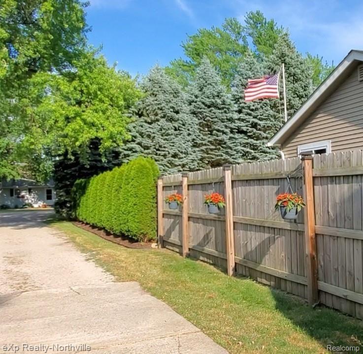 2722 Culbertson Avenue Rochester Hills, MI 48307 - Photo 40 of 44