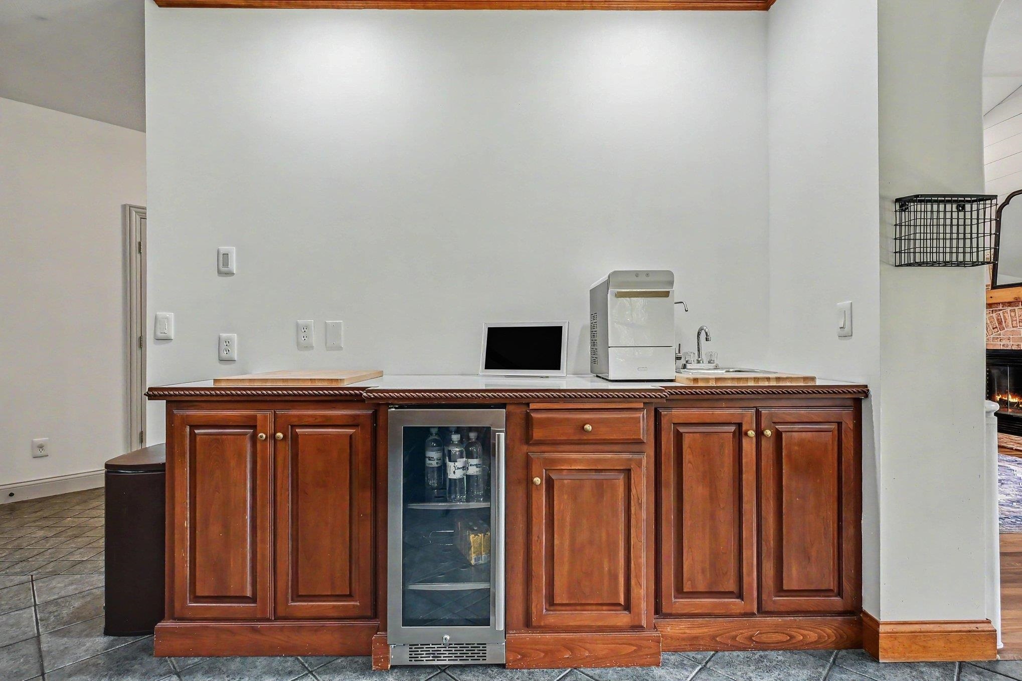 705 North River Road Bristol, IN 46507 - Photo 12 of 46 Gallery Image 12