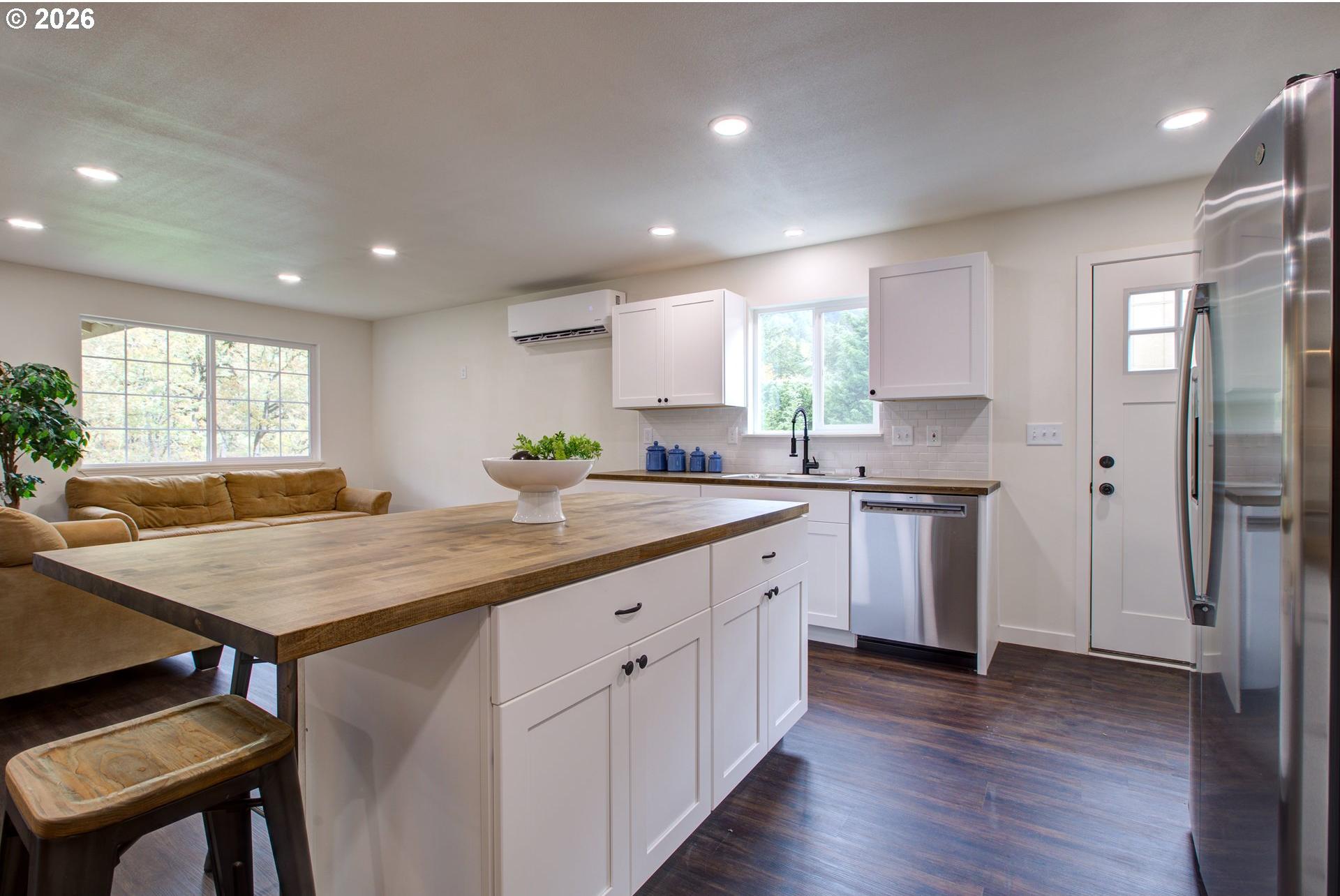 6405 Nonpareil Road Sutherlin, OR 97479 - Photo 13 of 44 Gallery Image 13