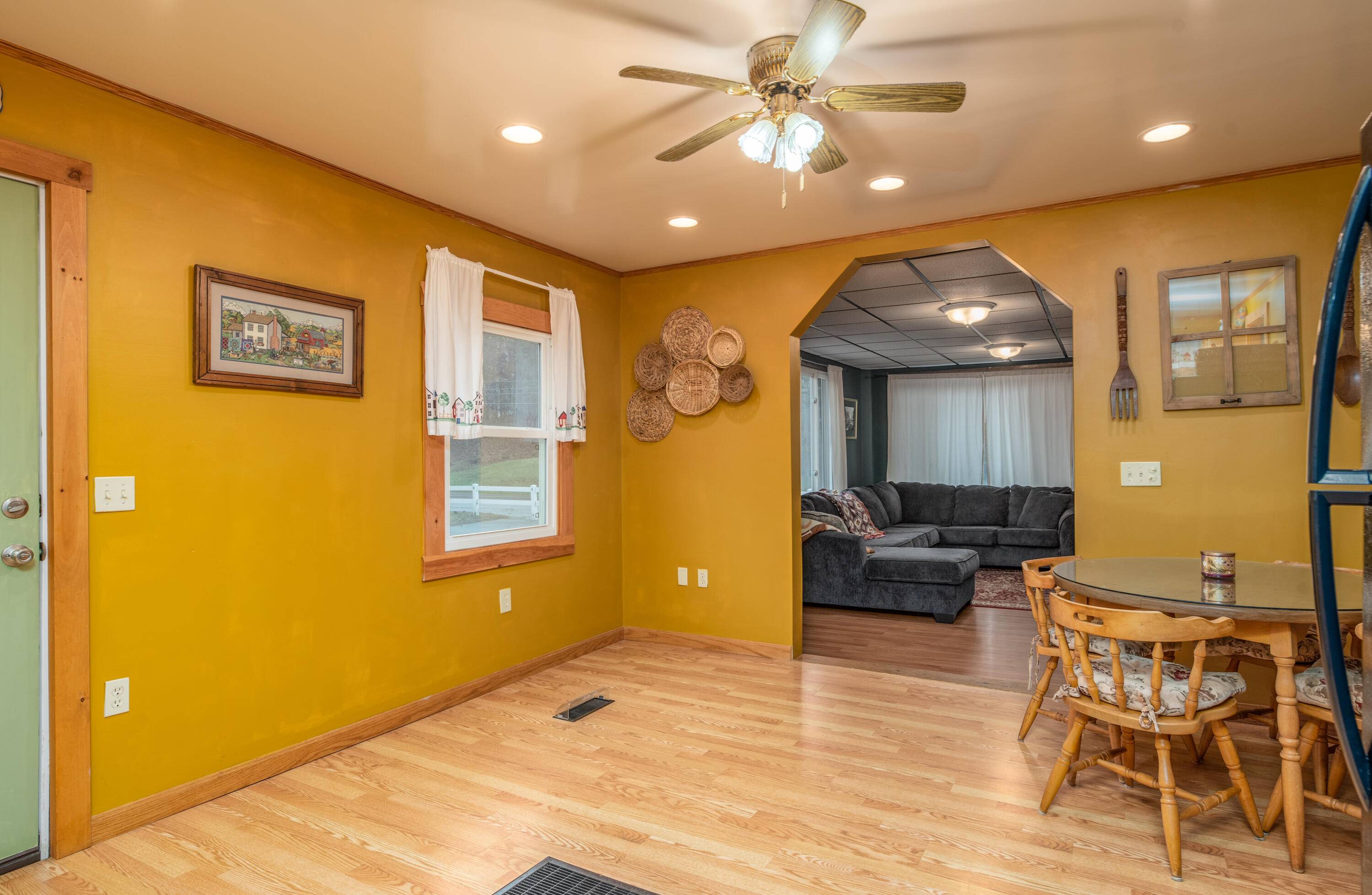 907 Riverside Drive Augusta, ME 04330 - Photo 5 of 21 Interior16