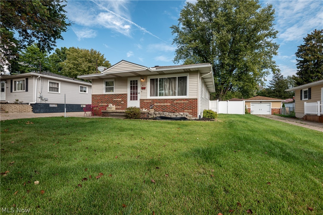 475 Stanley Road Akron, OH 44312 - Photo 26 of 26 Front yard.