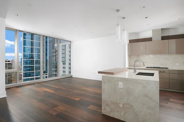 $5,800 | 363 East Wacker Drive, Unit 3205, Chicago, IL 60601