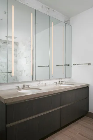 $5,800 | 363 East Wacker Drive, Unit 3205, Chicago, IL 60601