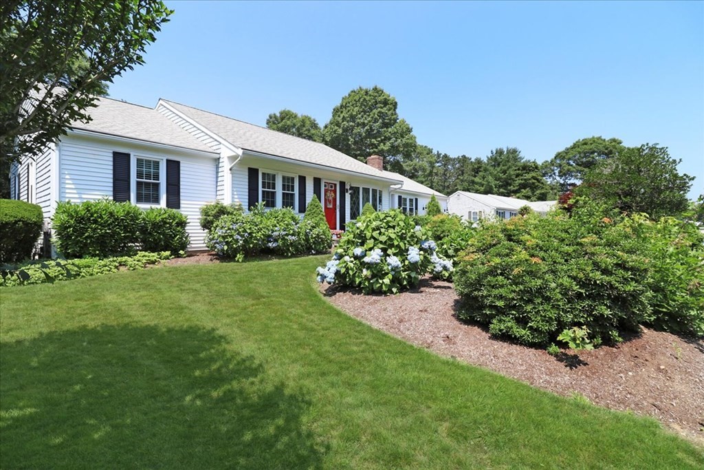 457 Prince Hinckley Road Barnstable, MA 02632 - Photo 3 of 32 Gallery Image 3