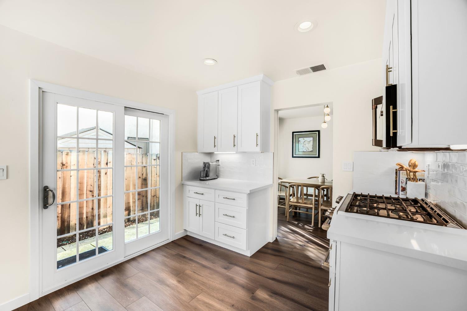 704 6th Street Davis, CA 95616 - Photo 6 of 22