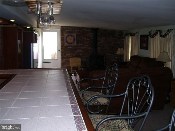 9222 Andover Road Philadelphia, PA 19114 - Photo 14 of 19 Family Room