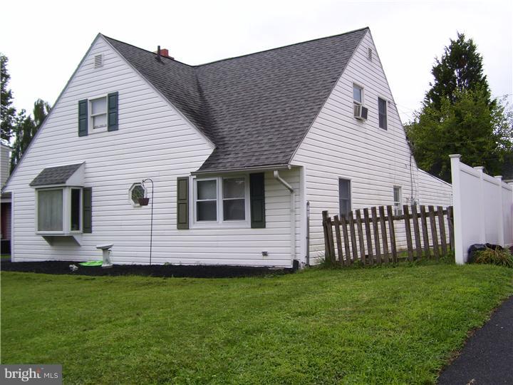 9222 Andover Road Philadelphia, PA 19114 - Photo 5 of 19 Exterior Back