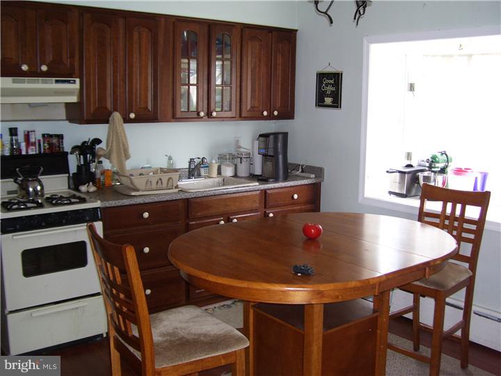9222 Andover Road Philadelphia, PA 19114 - Photo 9 of 19 Kitchen