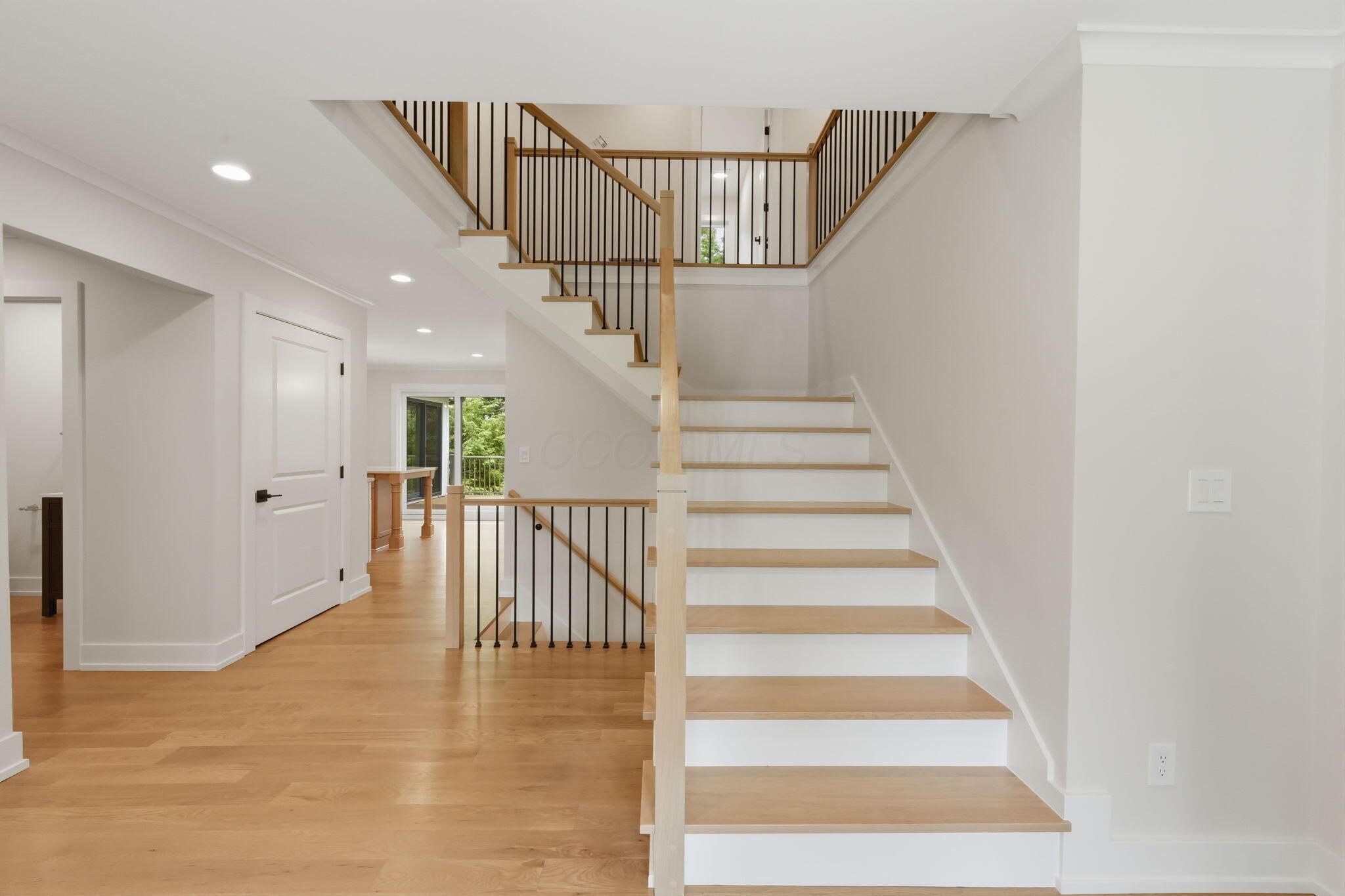 652 Lookout Ridge Drive Westerville, OH 43082 - Photo 5 of 105