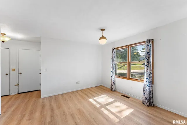 $285,000 | 2461 Bobwhite Drive, Muscatine, IA 52761