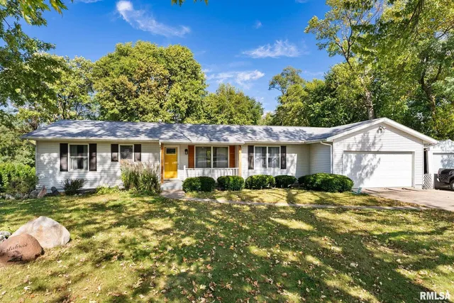 $285,000 | 2461 Bobwhite Drive, Muscatine, IA 52761