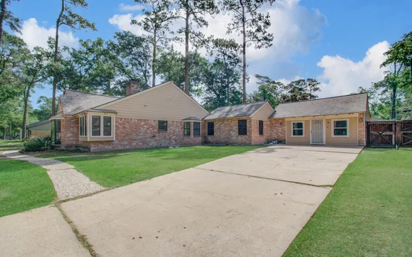 $330,000 | 2507 Encreek Road, Houston, TX 77068