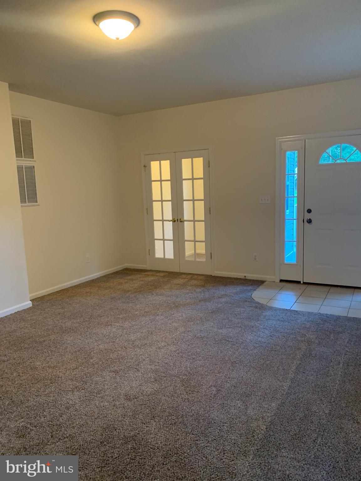 5061 Bayside Road Chesapeake Beach, MD 20732 - Photo 3 of 15 Living room