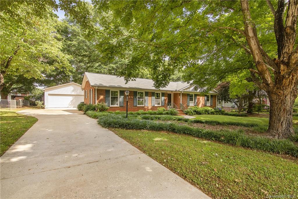 509 Holiday Road Gastonia, NC 28054 - Photo 3 of 19 Gallery Image 3