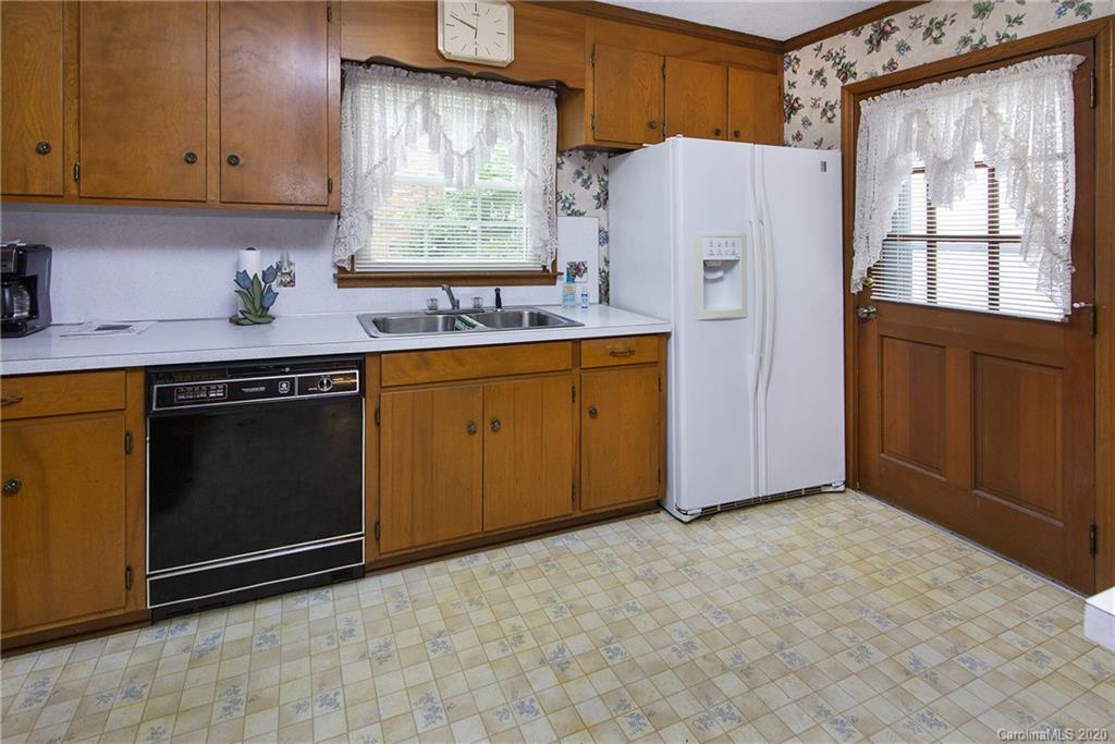 509 Holiday Road Gastonia, NC 28054 - Photo 9 of 19 Gallery Image 9