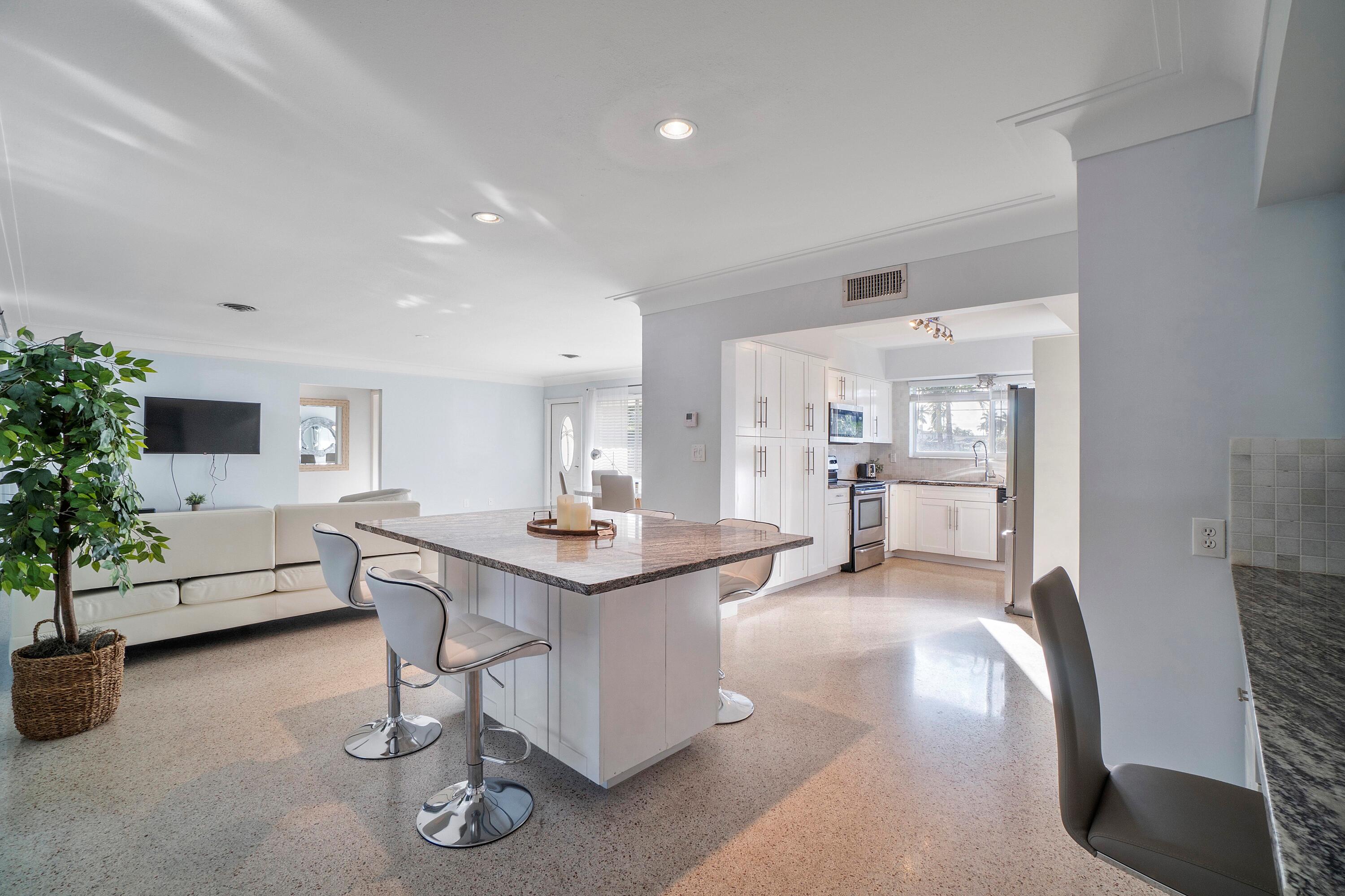 2900 Spanish River Road Boca Raton, FL 33432 - Photo 13 of 25 Island hightop dining area
