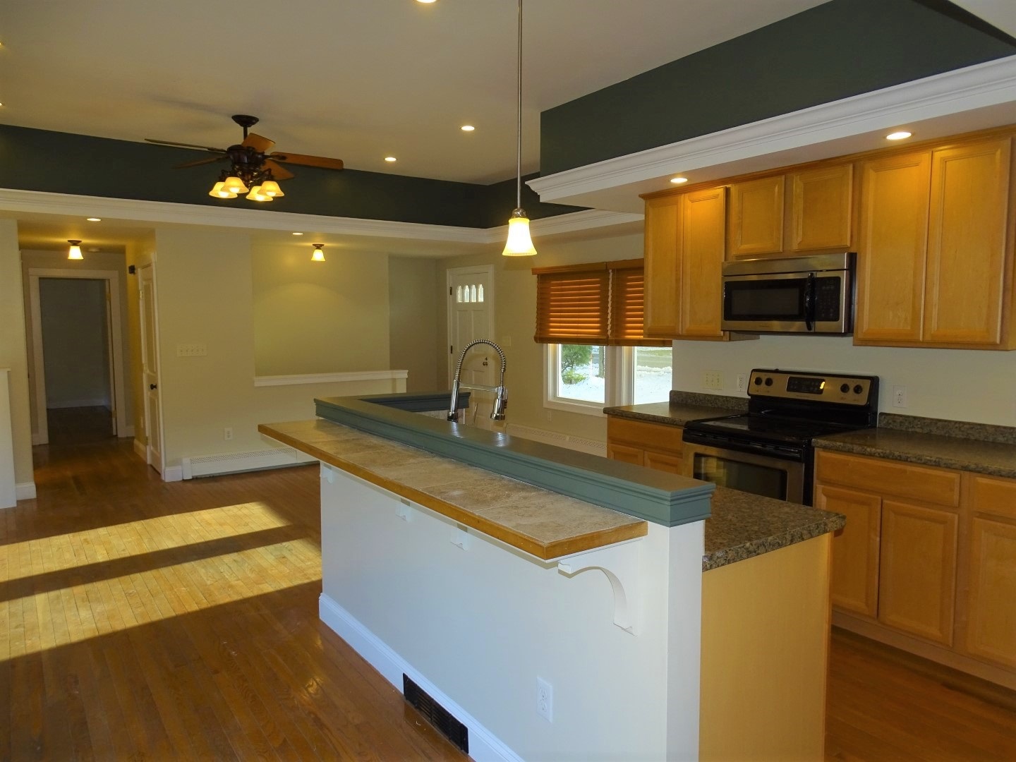 29 New Rochester Road Dover, NH 03820 - Photo 7 of 34 Gallery Image 7