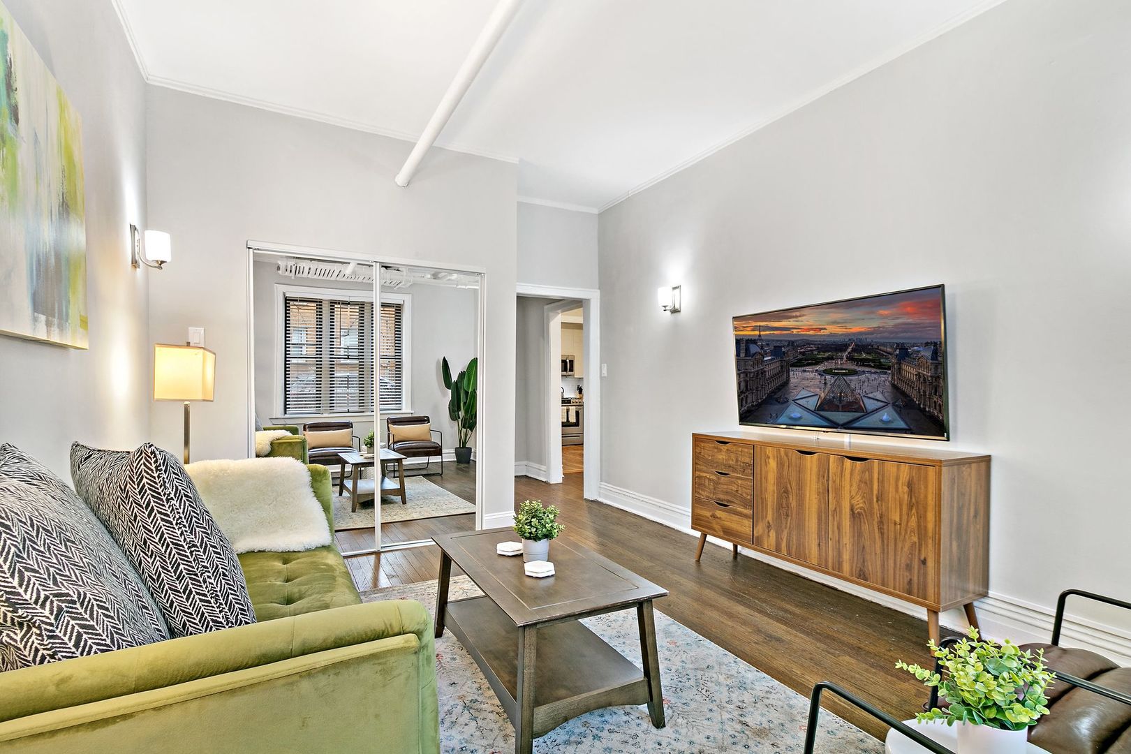 635 West Roscoe Street, Unit NG Chicago, IL 60657 - Photo 6 of 18