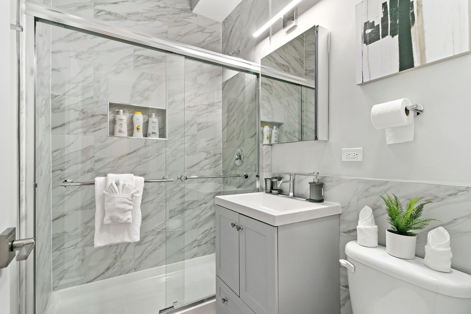 635 West Roscoe Street, Unit NG Chicago, IL 60657 - Photo 8 of 18