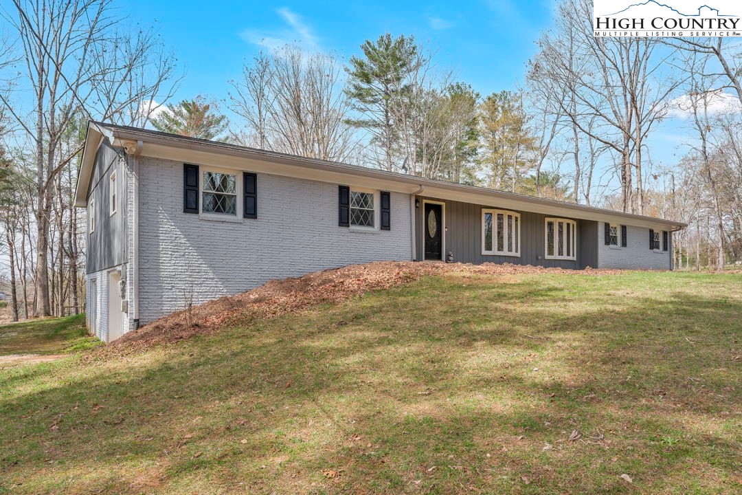 316 Fox Ridge Road Wilkesboro, NC 28697 - Photo 2 of 46