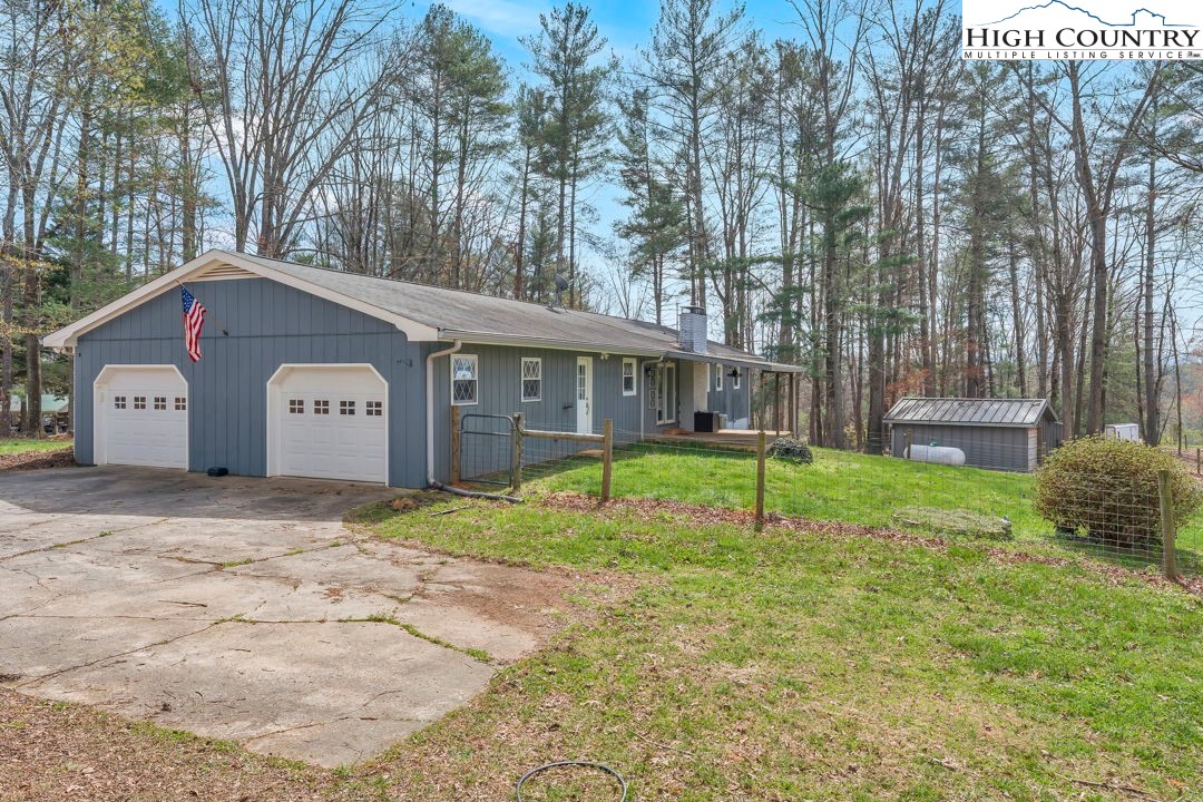 316 Fox Ridge Road Wilkesboro, NC 28697 - Photo 4 of 46