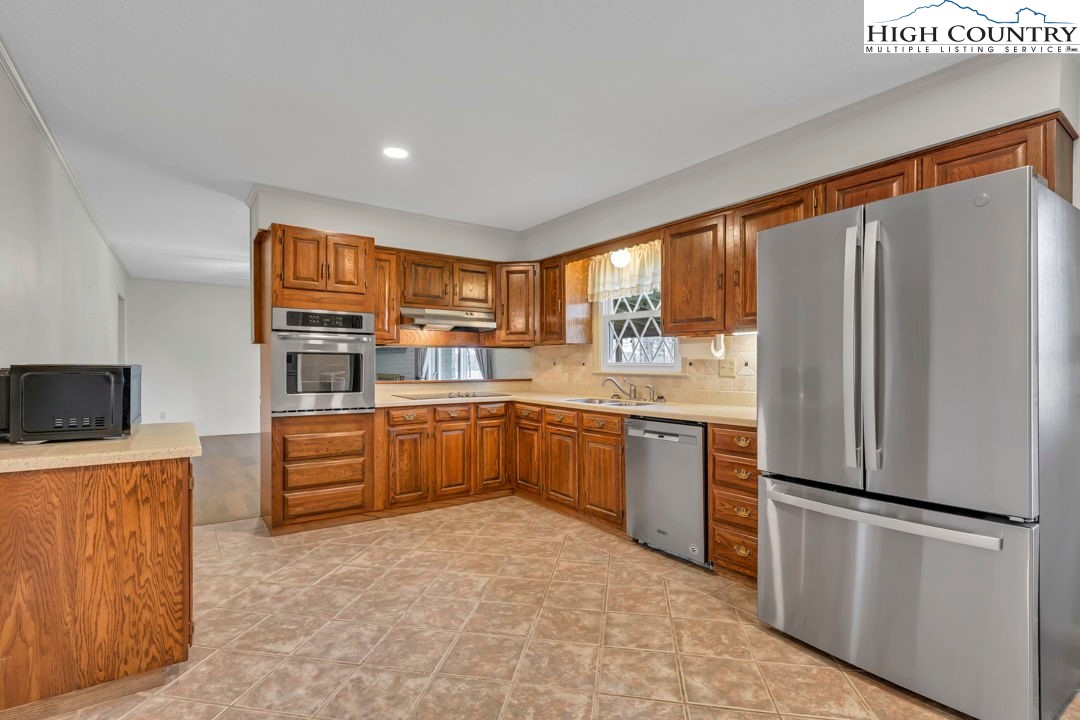 316 Fox Ridge Road Wilkesboro, NC 28697 - Photo 6 of 46
