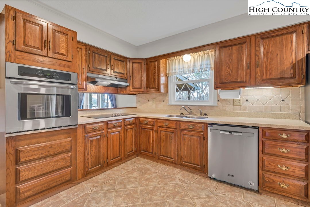 316 Fox Ridge Road Wilkesboro, NC 28697 - Photo 7 of 46