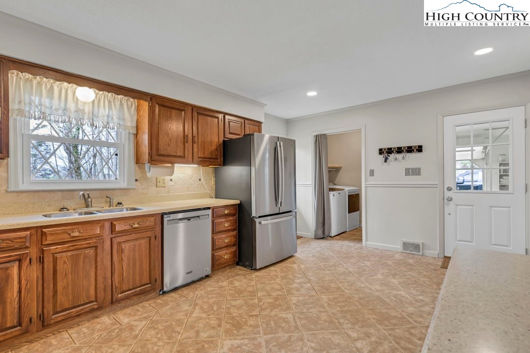 316 Fox Ridge Road Wilkesboro, NC 28697 - Photo 8 of 46