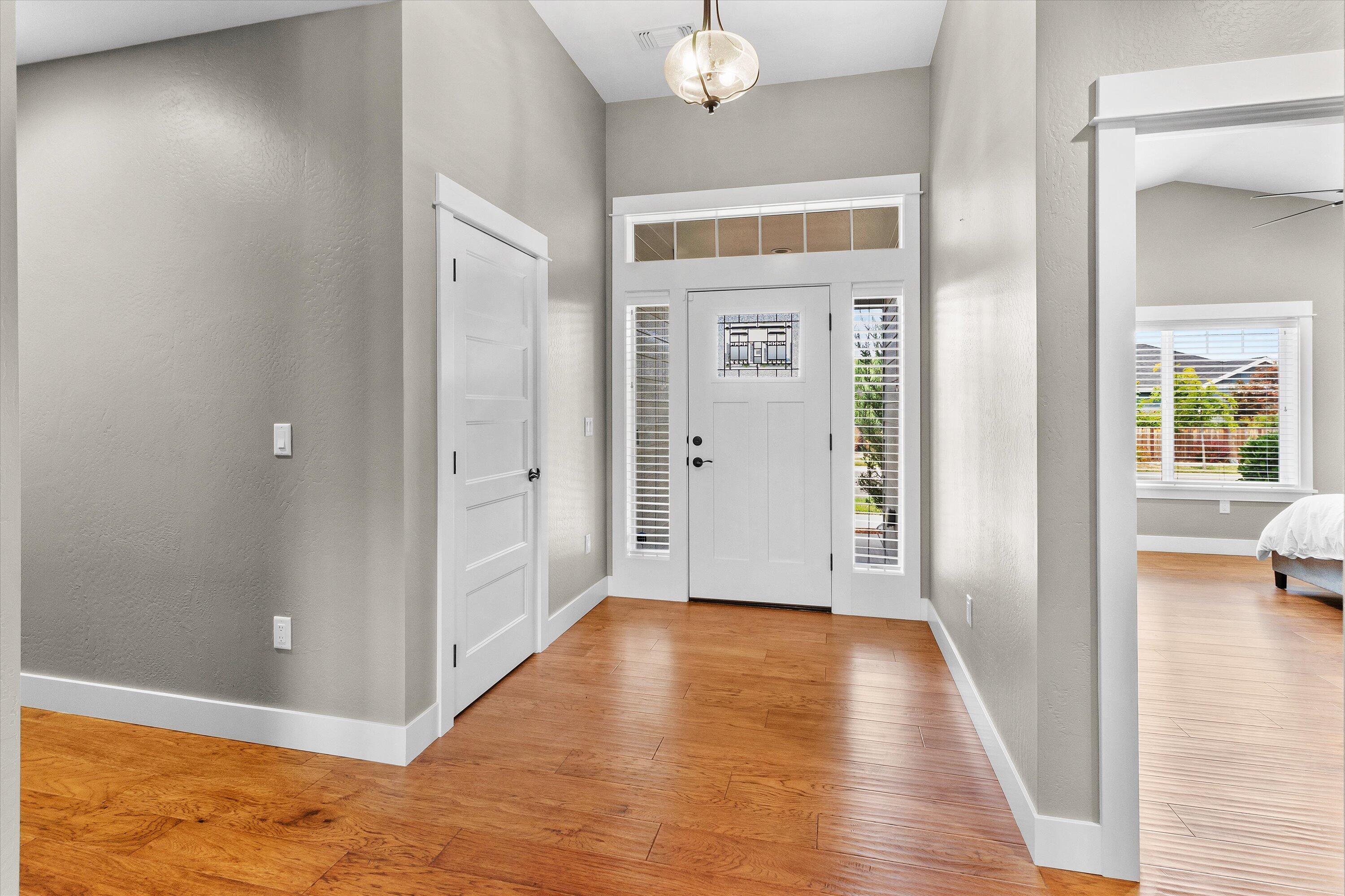 413 Stone Pointe Drive Central Point, OR 97502 - Photo 5 of 34 04-413 Sand Pointe Dr-4