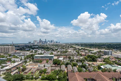 $424,400 | 1701 Hermann Drive, Unit 25A, Houston, TX 77004