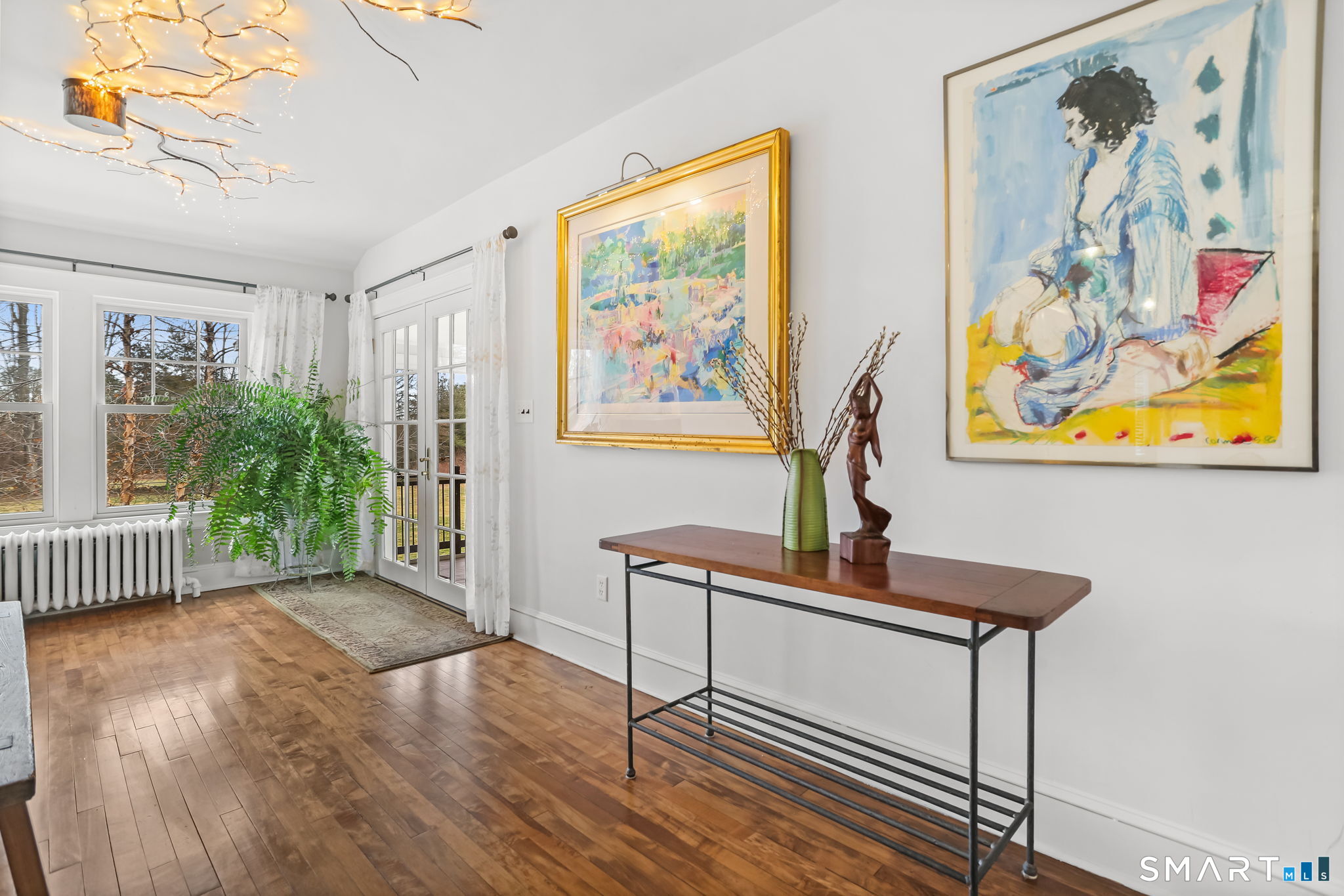 98 Comstock Hill Avenue Norwalk, CT 06850 - Photo 11 of 40 a view of a livingroom with furniture and toys