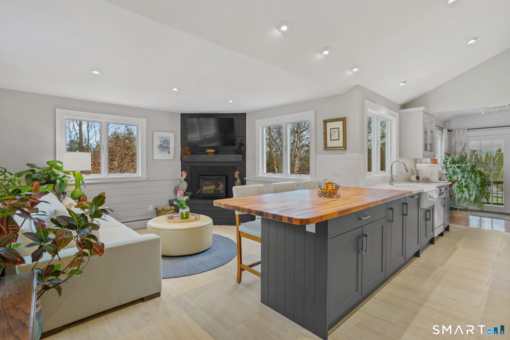 98 Comstock Hill Avenue Norwalk, CT 06850 - Photo 20 of 40 a kitchen with a stove and a refrigerator