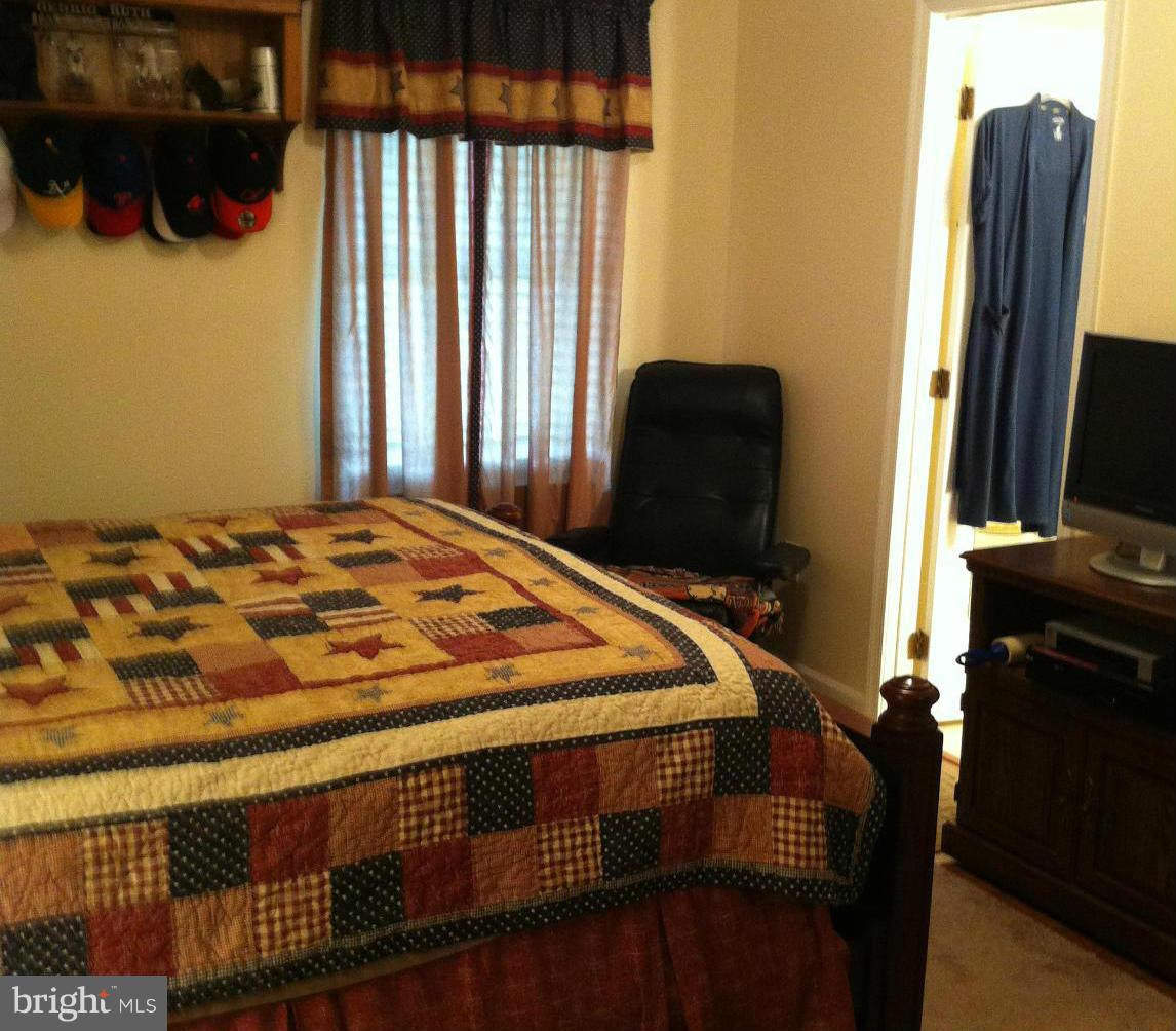 13804 Big Pool Road Clear Spring, MD 21722 - Photo 12 of 28 Bedroom (Master)