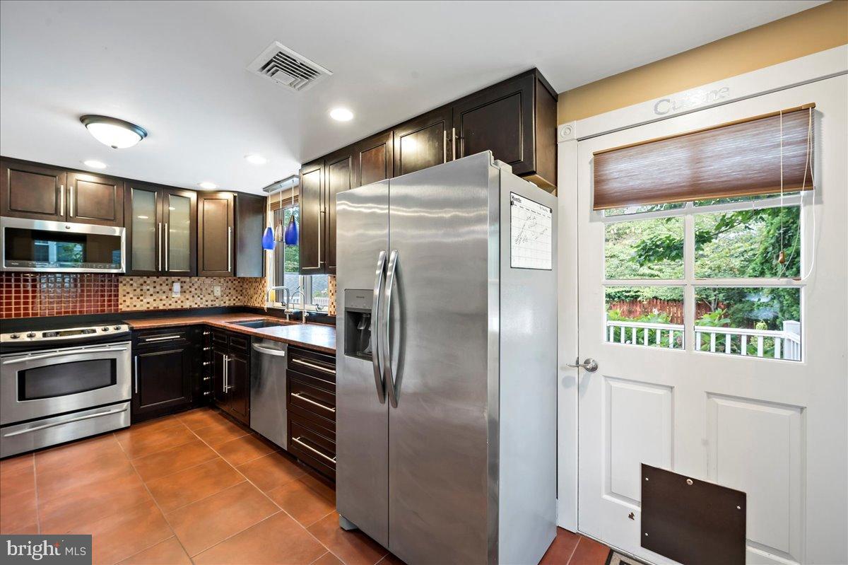 59 West Macada Road Bethlehem, PA 18017 - Photo 16 of 31 Modern kitchen with sleek finishes.