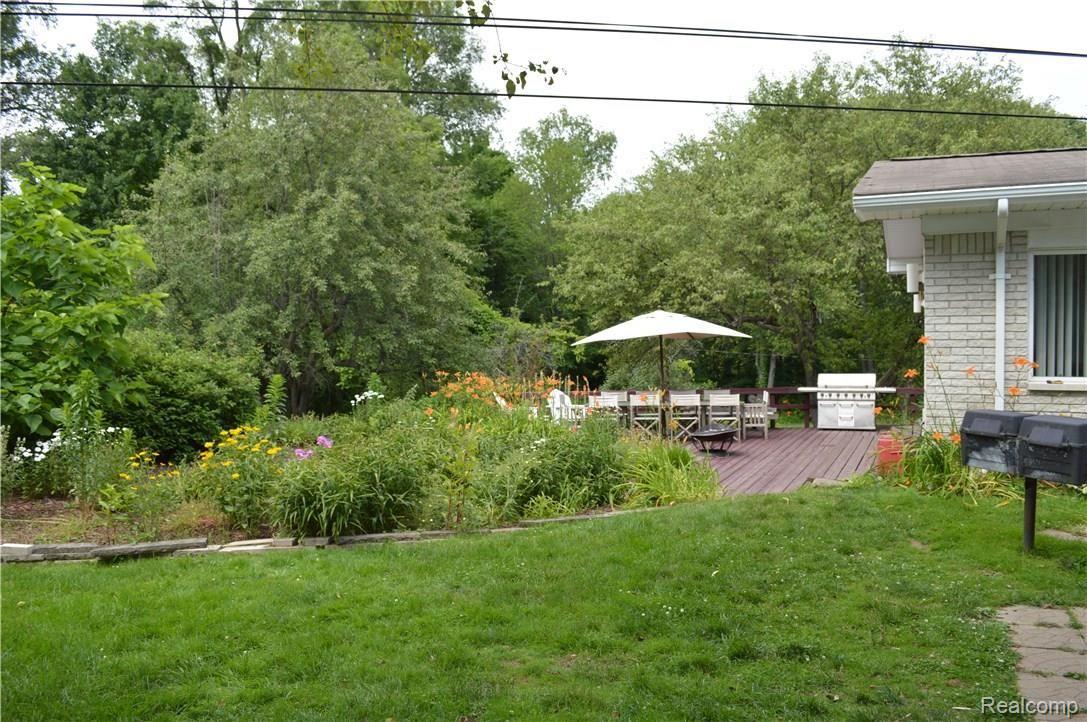 5550 Commerce Road West Bloomfield, MI 48324 - Photo 25 of 26 DSC_0249.jpg