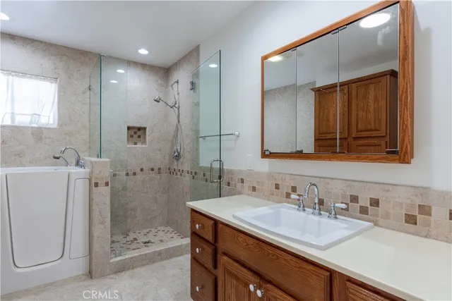 $1,220,000 | 18406 Kingsdale Avenue, Redondo Beach, CA 90278