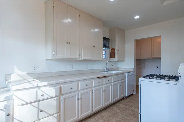 $1,220,000 | 18406 Kingsdale Avenue, Redondo Beach, CA 90278