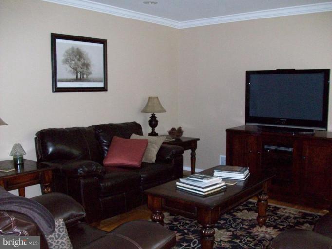 116 Nicodemus Road Reisterstown, MD 21136 - Photo 7 of 25 Living Room