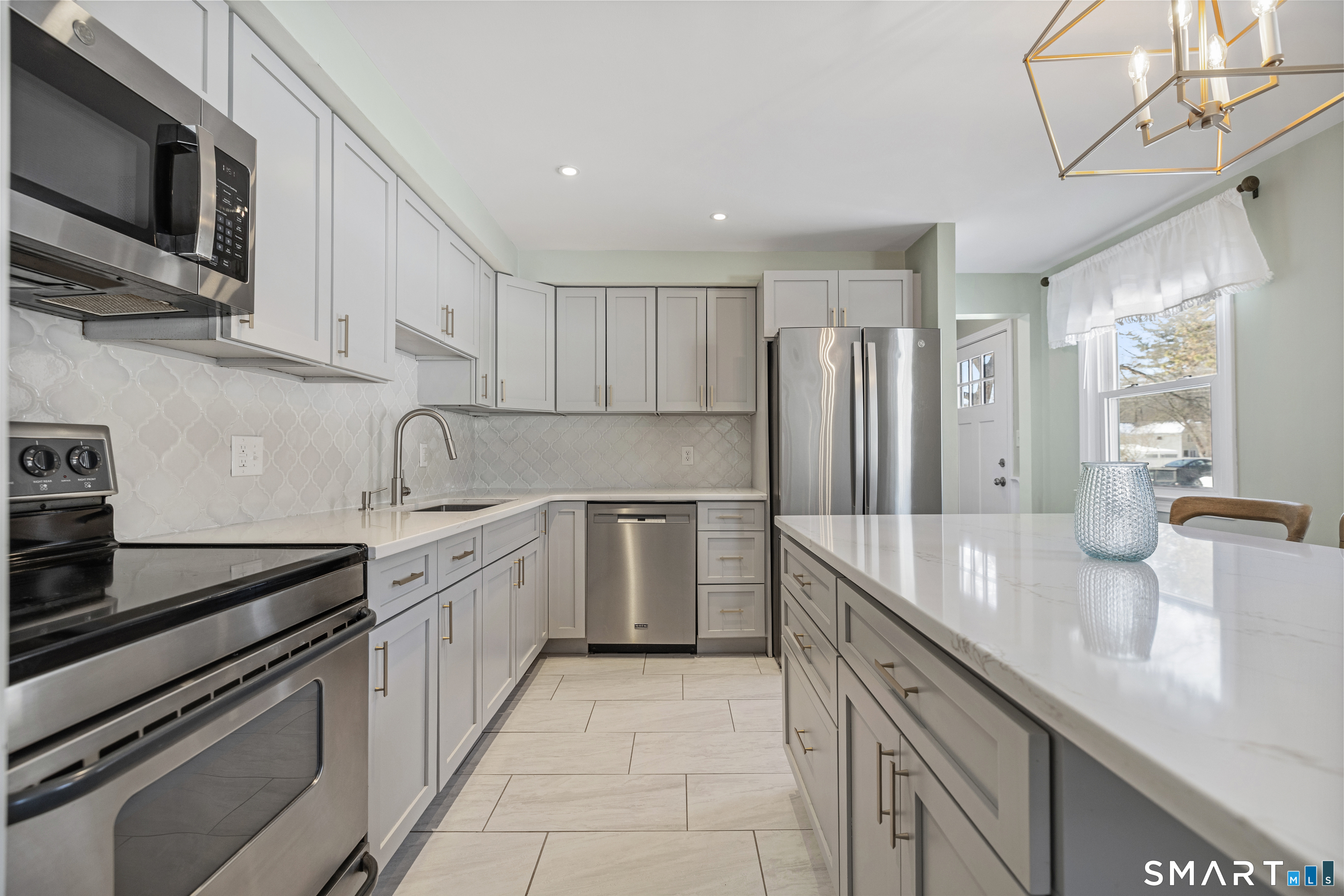 31 Edgewood Circle Southington, CT 06489 - Photo 5 of 26