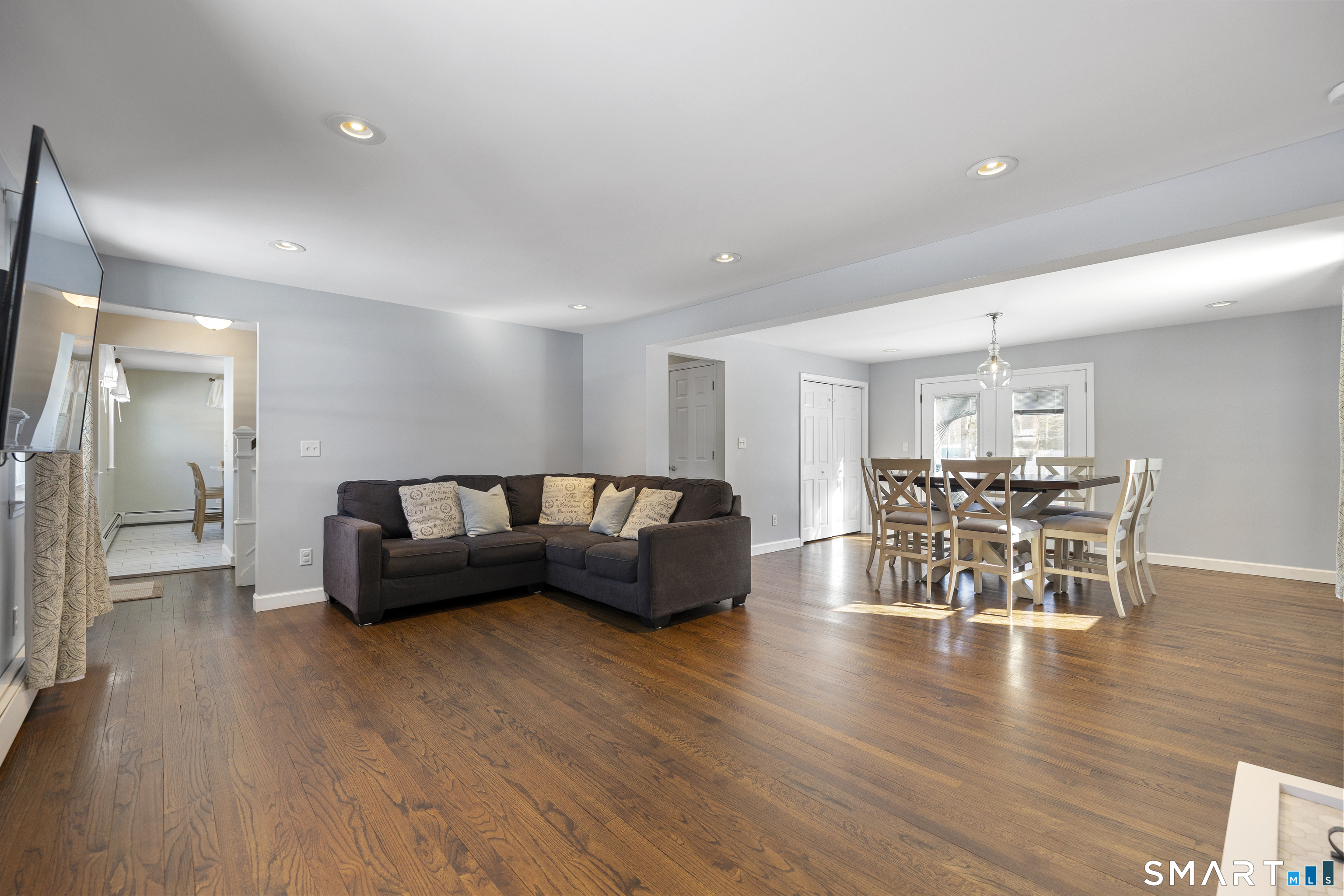 31 Edgewood Circle Southington, CT 06489 - Photo 10 of 26