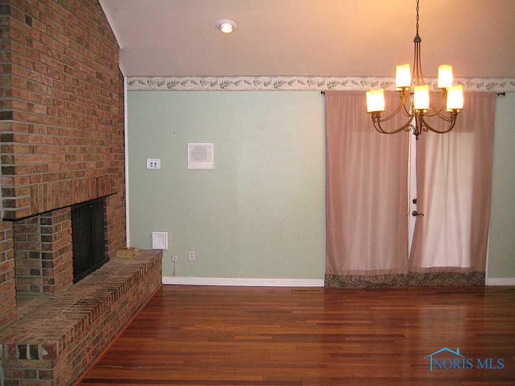 4303 Glann Road Toledo, OH 43607 - Photo 4 of 20 Gallery Image 4