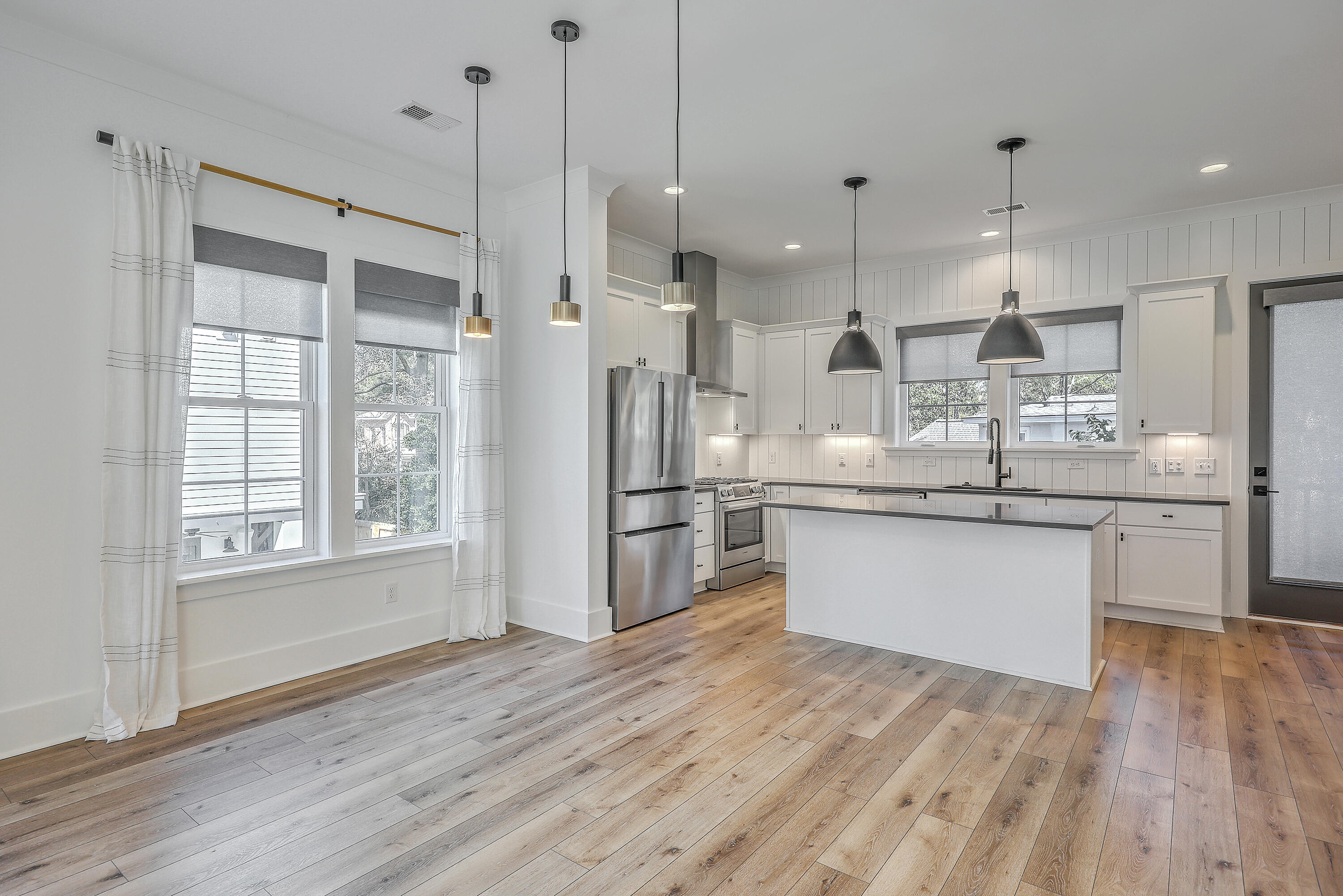 1216 Gatch Court Mount Pleasant, SC 29464 - Photo 7 of 37 ZYN_6736_37_38_39_40_41_42