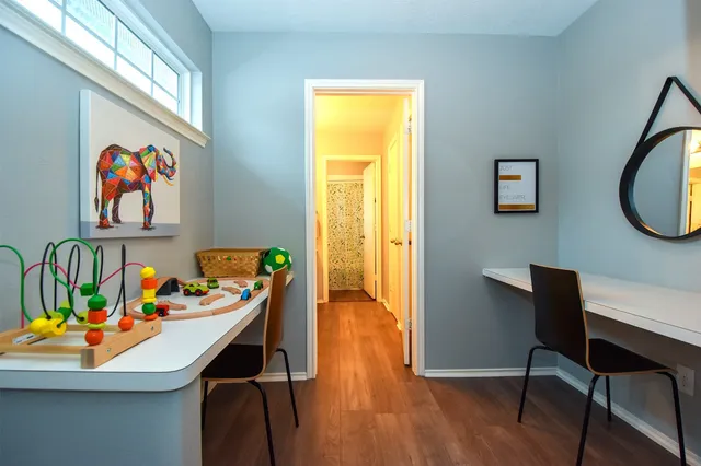 a close up view of a washer and dryer