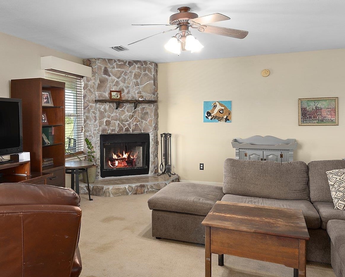 24675 Ulrich Lane Elberta, AL 36530 - Photo 9 of 21 Living Area