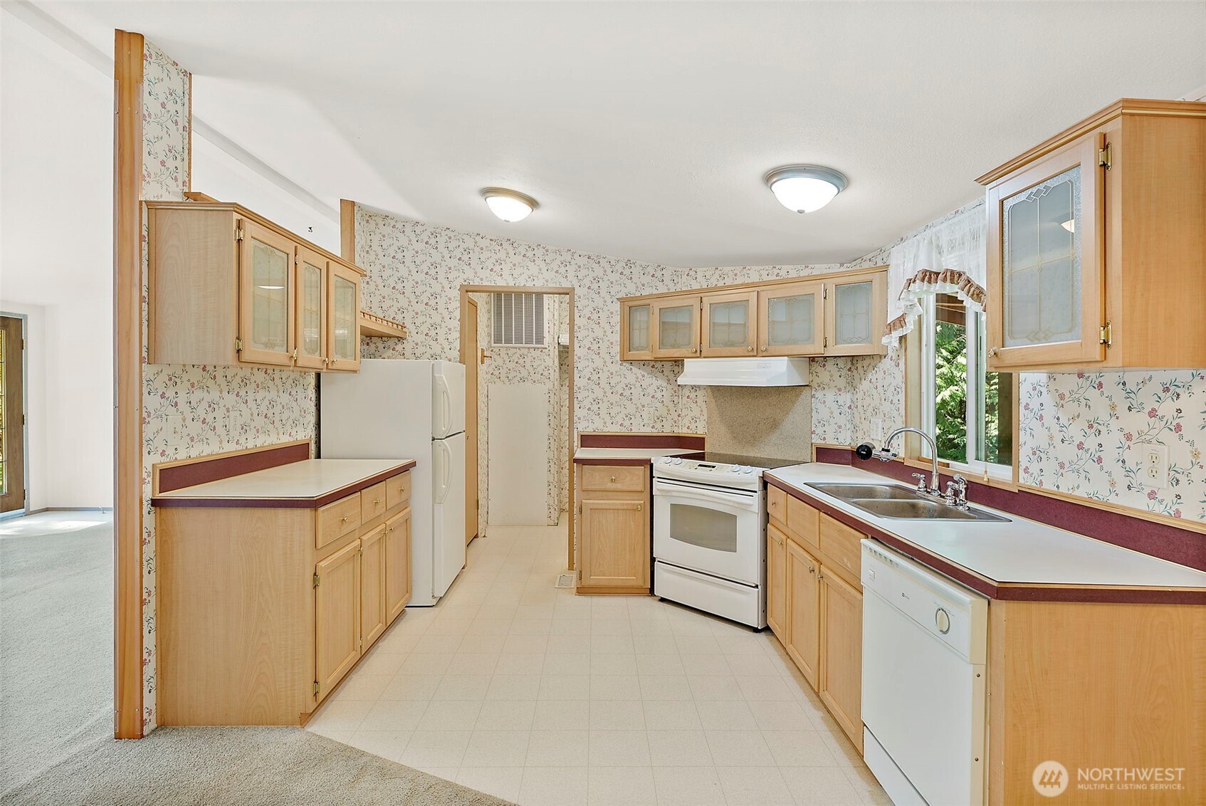 6677 Southeast Sedgwick Road Port Orchard, WA 98366 - Photo 11 of 38 Gallery Image 11