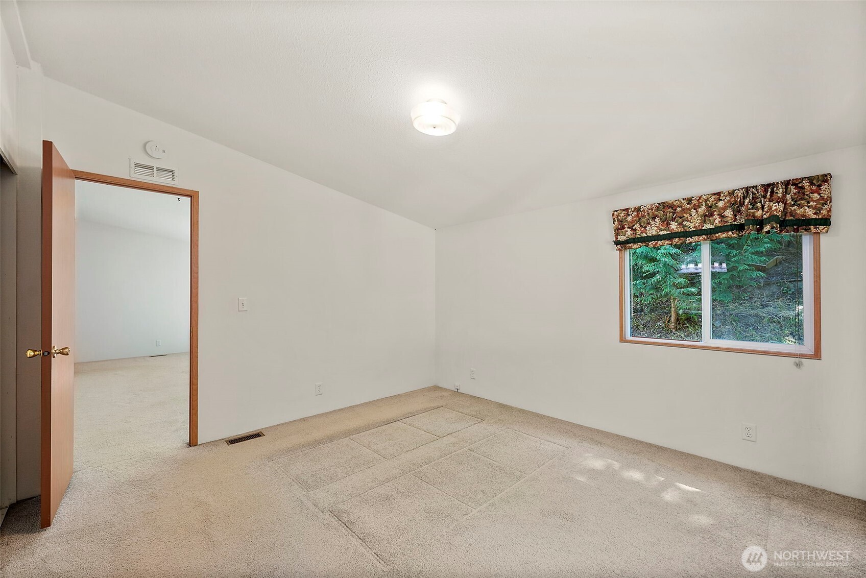 6677 Southeast Sedgwick Road Port Orchard, WA 98366 - Photo 28 of 38 Gallery Image 28