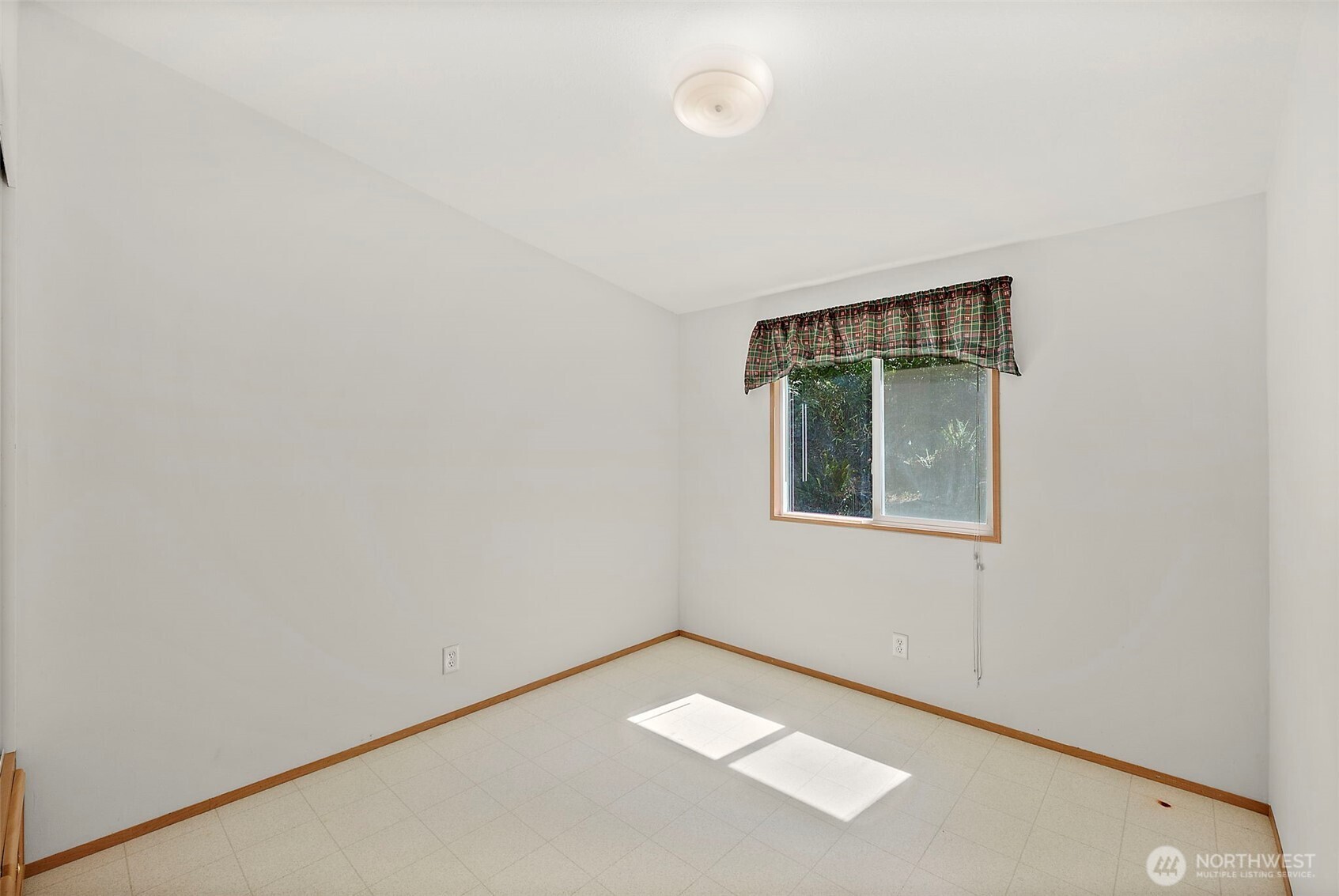 6677 Southeast Sedgwick Road Port Orchard, WA 98366 - Photo 29 of 38 Gallery Image 29
