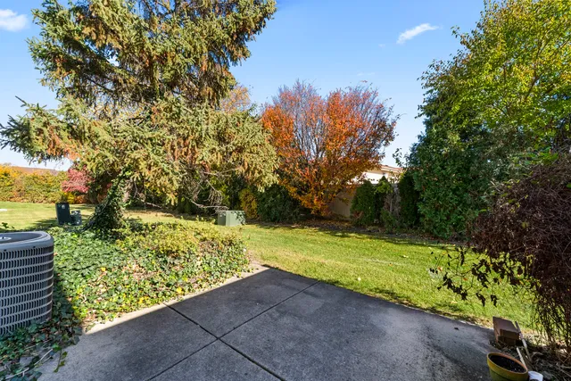 $250,000 | 9298 Meadowview Drive, Orland Hills, IL 60487