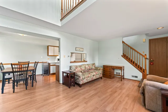 $250,000 | 9298 Meadowview Drive, Orland Hills, IL 60487